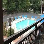 Super 8 By Wyndham Downtown Gatlinburg At Convention Center 